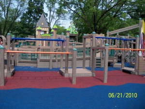 Multi-level monkey bars