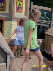 The girls move the glider in all directions